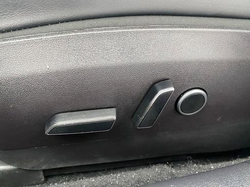 Used 2023 Tesla Model 3 Standard Range image 12