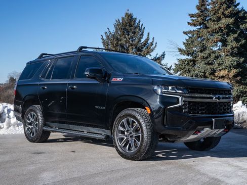 Used 2022 Chevrolet Tahoe Z71 w/ Luxury Package image 2