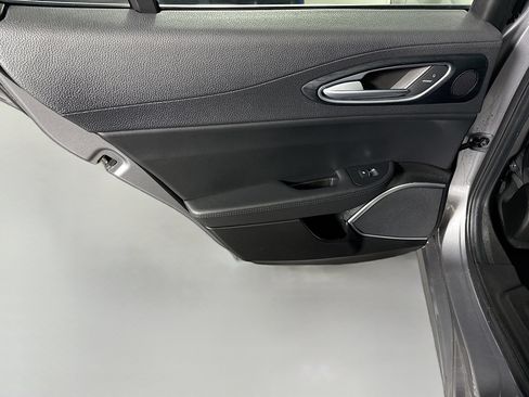 Used 2019 Alfa Romeo Giulia Base image 26