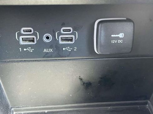 Used 2023 Jeep Grand Cherokee L Laredo image 27