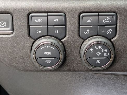 Used 2024 Chevrolet Silverado 2500 LTZ w/ LTZ Plus Package AWD/4WD image 17