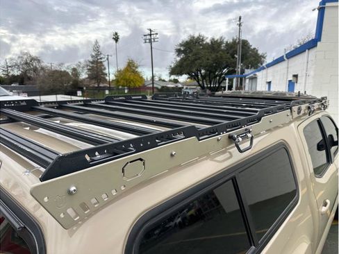 Used 2017 Toyota Tacoma TRD Off-Road image 24