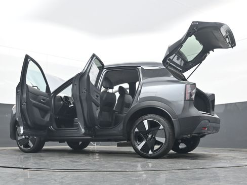 New 2026 Nissan Kicks SR image 42