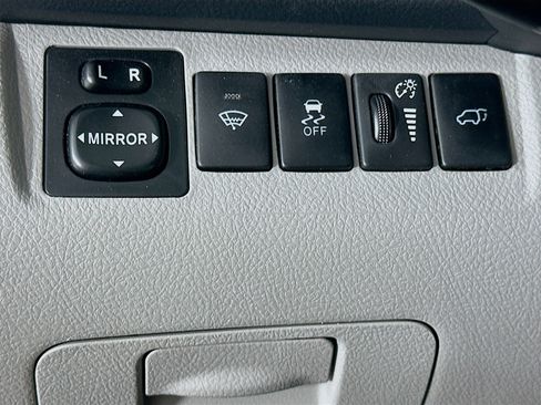 Used 2013 Toyota Highlander Limited FWD image 16