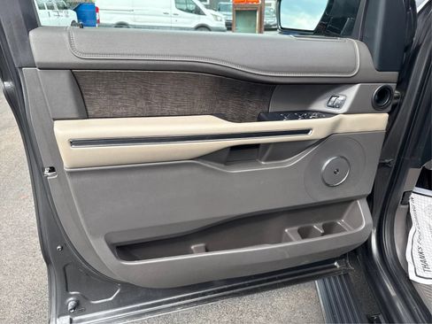 Used 2018 Ford Expedition Limited w/ Equipment Group 302A AWD/4WD image 20