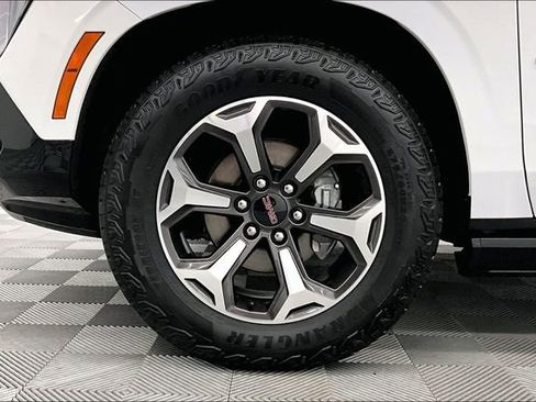 Used 2025 GMC Yukon XL AT4 Ultimate w/ LPO, Floor Liner Package AWD/4WD image 10