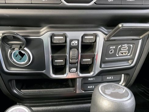 Certified 2022 Jeep Wrangler Unlimited Sahara image 31