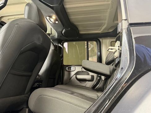 Used 2023 Jeep Wrangler Unlimited AWD/4WD image 27