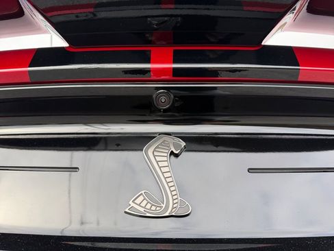 Used 2021 Ford Mustang Shelby GT500 w/ Technology Package image 11