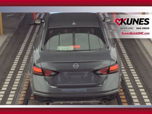 Used 2024 Nissan Altima 2.5 SR image 17