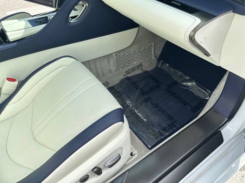 Used 2024 Lexus LC 500 Convertible RWD image 36
