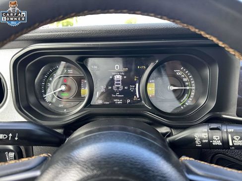 Used 2024 Jeep Wrangler Unlimited AWD/4WD image 22