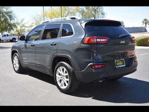 Used 2018 Jeep Cherokee Latitude Plus image 6