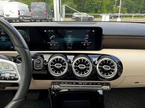 Certified 2021 Mercedes-Benz A 220 4MATIC image 11