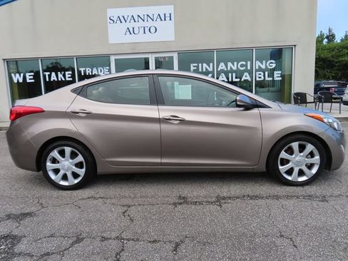 Used 2013 Hyundai Elantra Limited w/ Technology Pkg FWD image 2