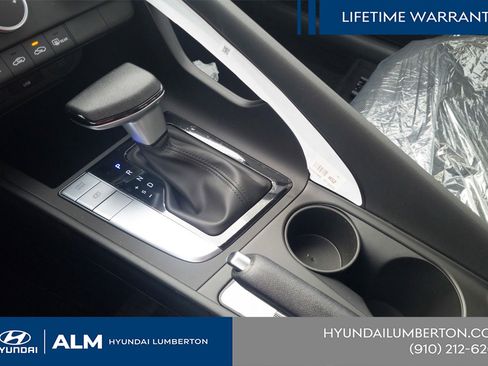 New 2026 Hyundai Elantra SE FWD image 24