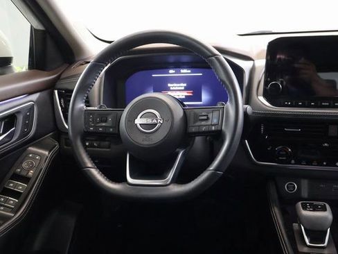 Certified 2023 Nissan Rogue Platinum w/ Platinum Premium Package FWD image 14