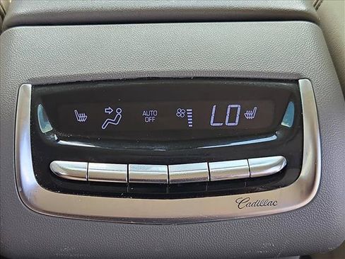 Used 2020 Cadillac XT6 Premium Luxury FWD image 17