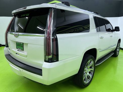 Used 2015 Cadillac Escalade ESV Luxury AWD/4WD image 10