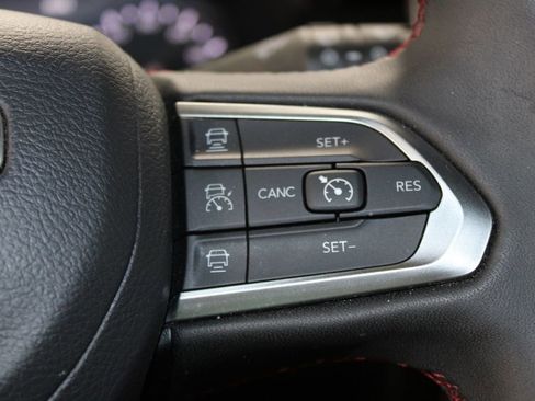 Used 2025 Jeep Compass Trailhawk AWD/4WD image 44