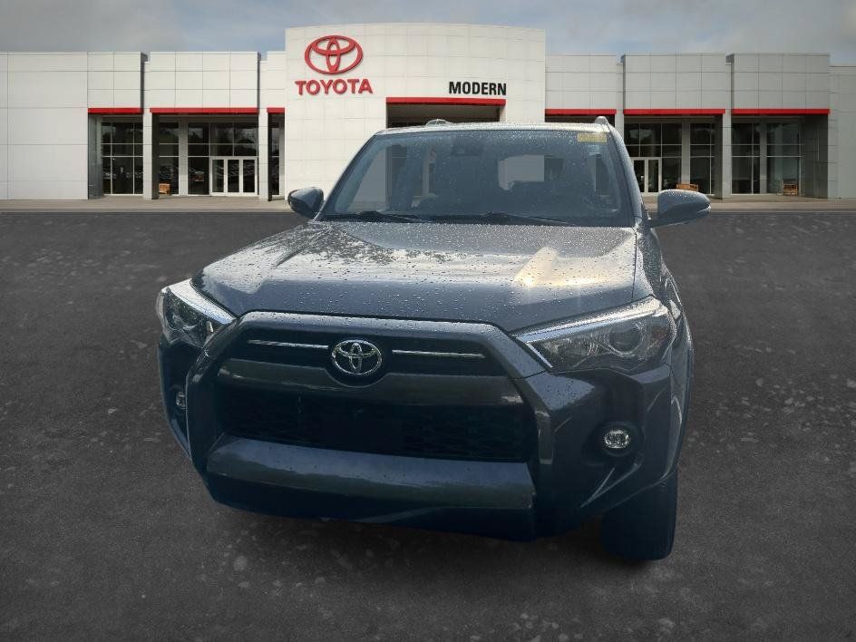 Used 2023 Toyota 4Runner SR5 Premium w/ Moonroof Package RWD image 5