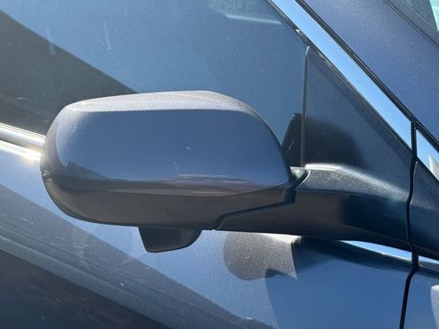 Used 2018 Nissan Rogue SV image 7