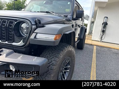 Used 2025 Jeep Wrangler Unlimited Sport AWD/4WD image 4