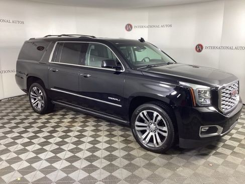 Used 2019 GMC Yukon XL Denali w/ Denali Ultimate Package image 3
