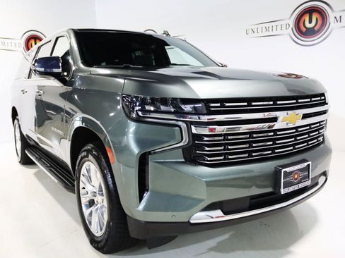 Used 2023 Chevrolet Suburban Premier AWD/4WD image 25