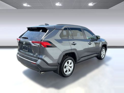 Used 2019 Toyota RAV4 LE AWD/4WD image 9