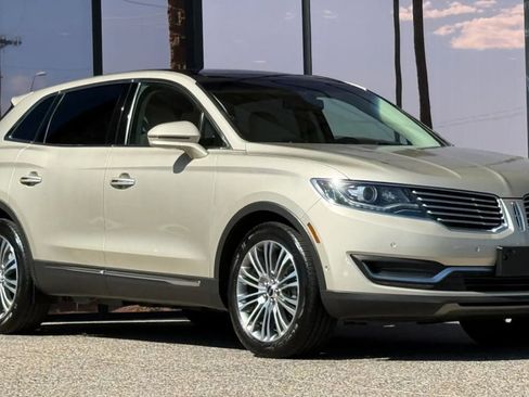 Used 2017 Lincoln MKX Reserve FWD image 17