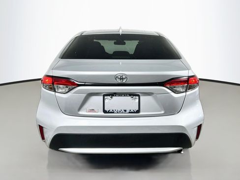 Used 2021 Toyota Corolla LE FWD image 6