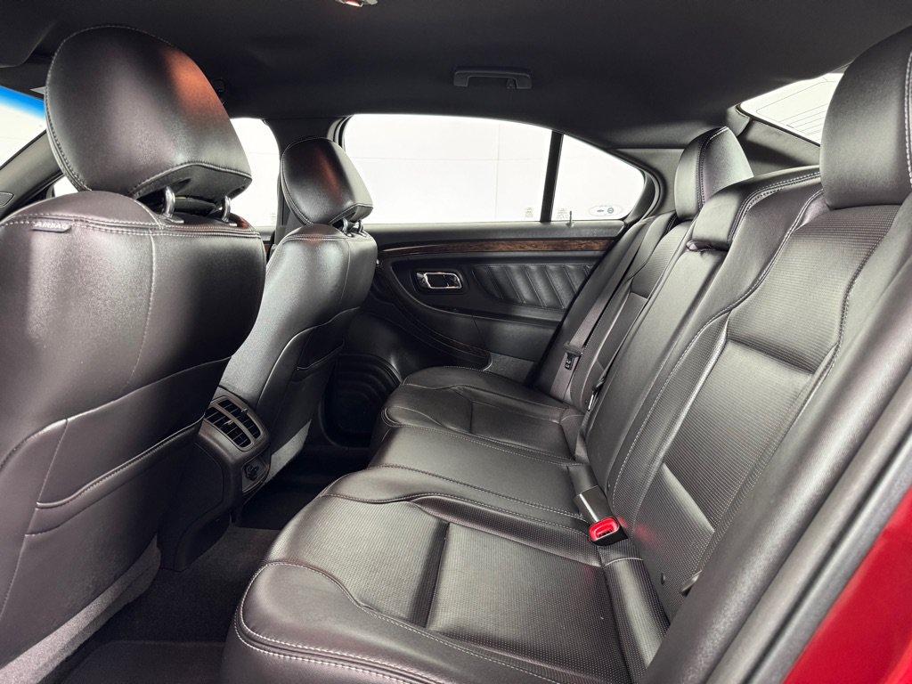 Used 2013 Ford Taurus Limited FWD image 15