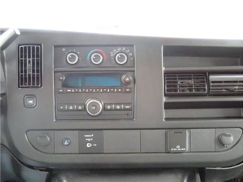 Used 2015 Chevrolet Express 3500 image 22