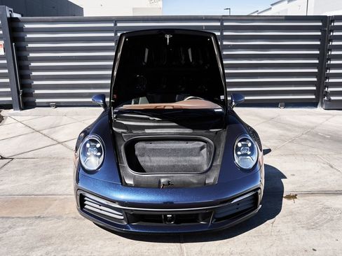 Used 2020 Porsche 911 Carrera 4S w/ Premium Package AWD/4WD image 15
