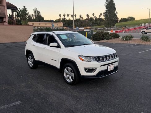 Used 2020 Jeep Compass Latitude AWD/4WD image 3