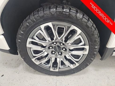 Used 2024 GMC Sierra 1500 Denali Ultimate image 9
