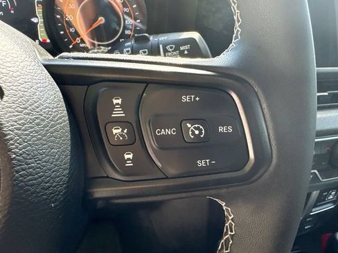 Used 2025 Jeep Wrangler Sport AWD/4WD image 22