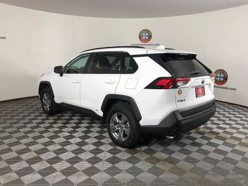 Used 2022 Toyota RAV4 LE AWD/4WD image 18