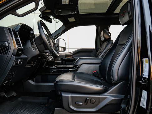 Used 2022 Ford F250 Lariat w/ Black Appearance Package image 34