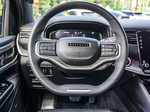 Used 2023 Jeep Wagoneer Series II image 25