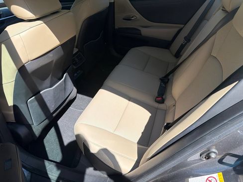 Used 2019 Lexus ES 350 w/ Premium Package FWD image 29