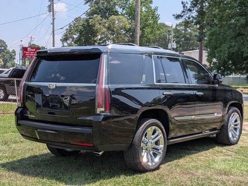 Used 2016 Cadillac Escalade Premium AWD/4WD image 3