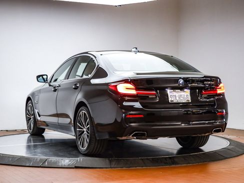 Certified 2023 BMW 530e w/ Convenience Package image 9
