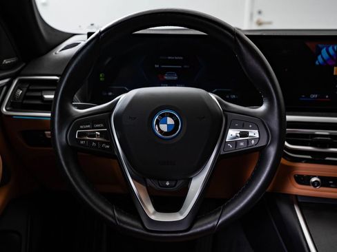 Used 2023 BMW i4 eDrive35 w/ Premium Package RWD image 41