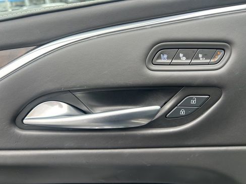 Used 2024 Cadillac Escalade Sport Platinum w/ LPO, ONYX Package image 17