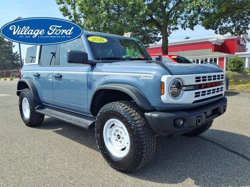 Used 2025 Ford Bronco Heritage Edition AWD/4WD image 3