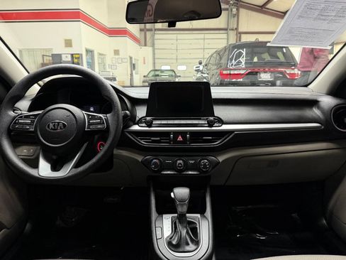 Used 2020 Kia Forte LXS FWD image 20
