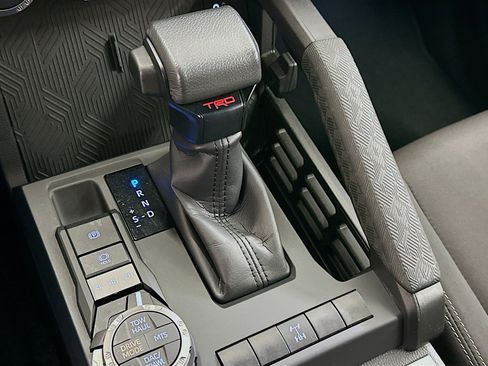 Used 2025 Toyota Tacoma TRD Off-Road image 25