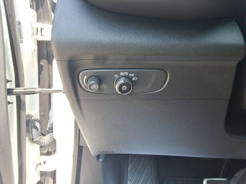 Used 2023 Buick Envision Essence w/ Sport Touring Package FWD image 20
